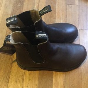 Chocolate Blundstone boots size 10